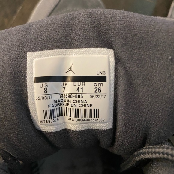 Jordan 12 Retro Dark Grey - Picture 4 of 7